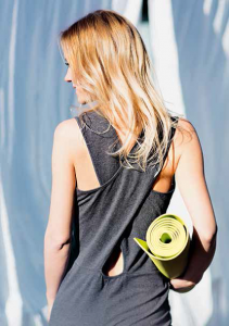 Mit Yoga-Kleidern und Yoga-Sessions zum Erfolg