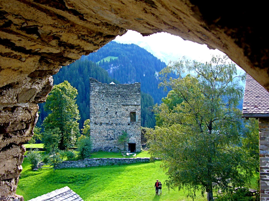 Burg Hohen Rätien mit dem Zentrum Hoch Rialt