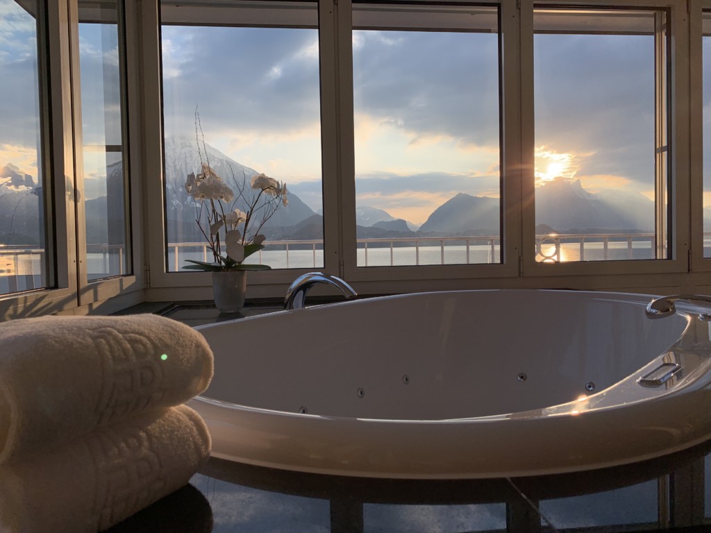 Aussicht auf den Niesen von der ERMITAGE-Suite